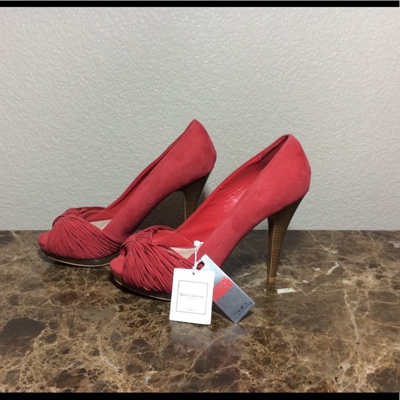 Zara Basic Red Faux Suede Peep Toe NWT - Picture 2 of 8